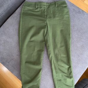 Ann Taylor Loft Olive Cropped Green Pants Size 8